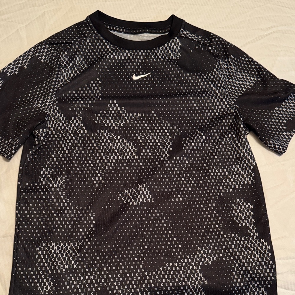 Nike Black and White Patterned Tee